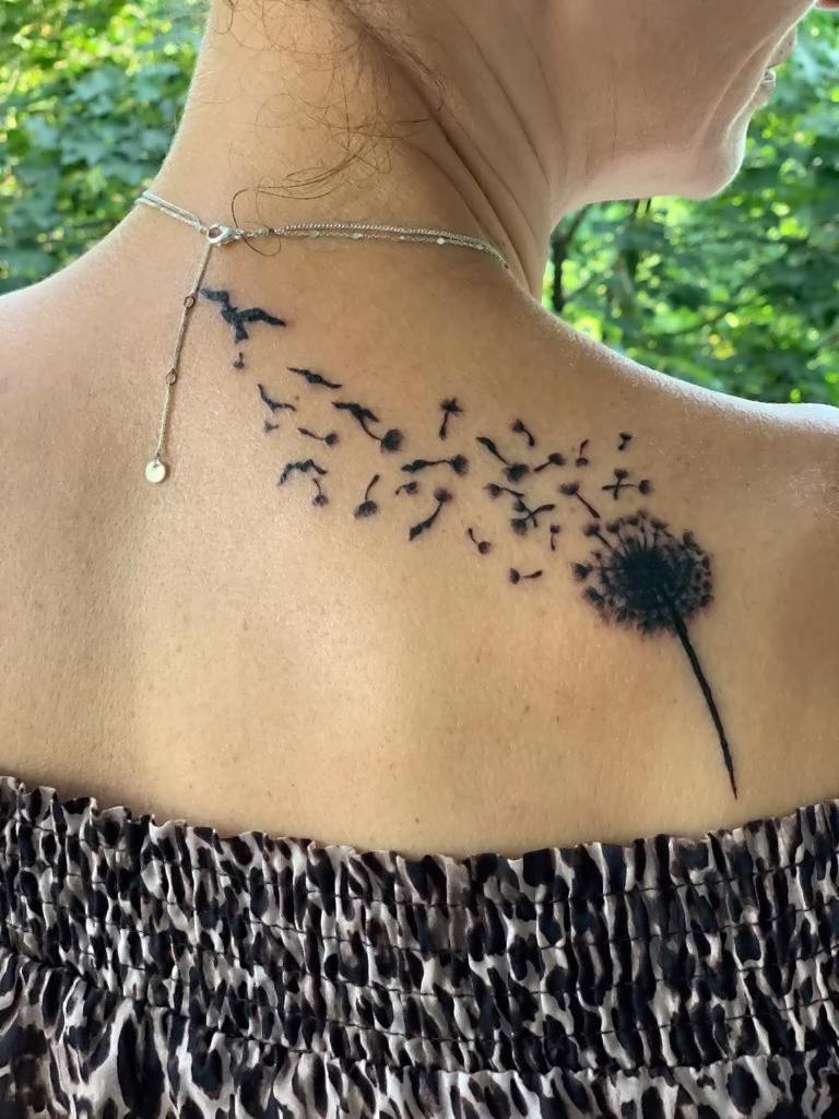 tattoo tatuaje berea ana maria realism dandelion flower grass