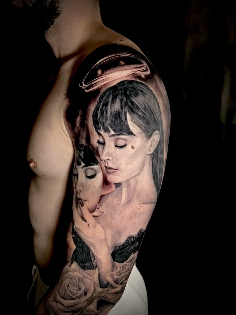 tatuaje mari fullsleve fata cu masca girl with mask tattoo arm tattoo black and grey realism realistic ana berea crossroads tattoo